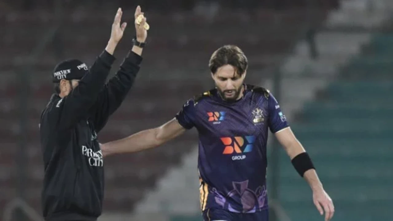 Shahid Afridi sets record of worst bowling spell in PSL