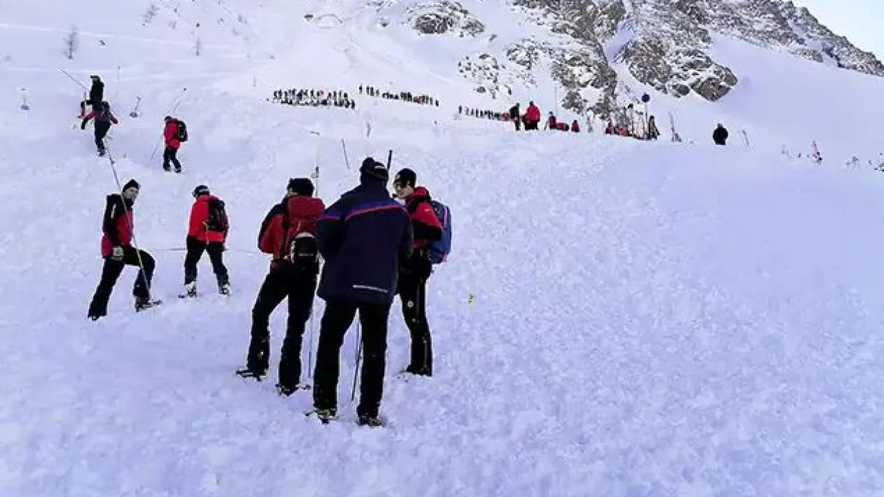 Avalanche in Austria kills five, one injured