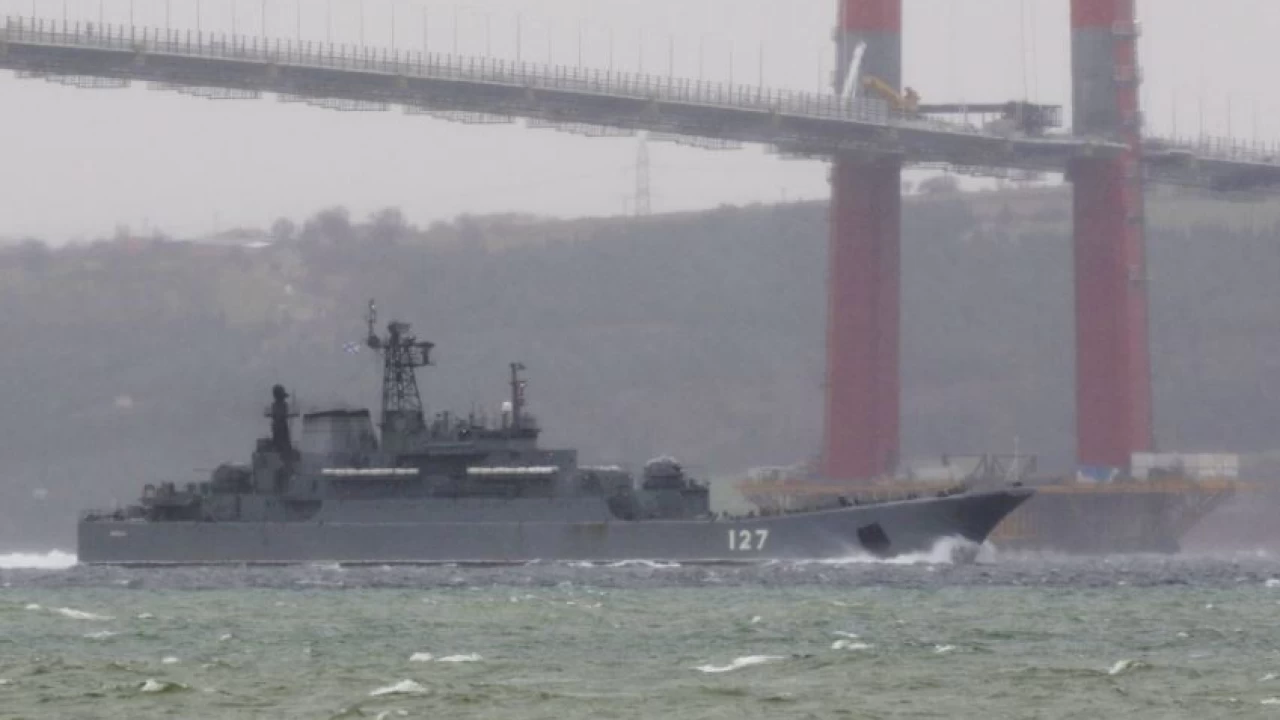 6 Russia warships heading to Black Sea for drills