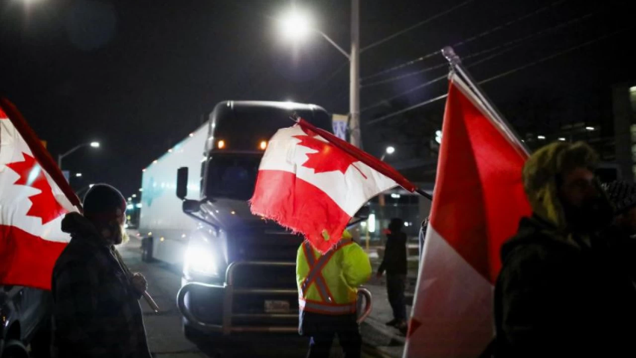 Police ready to remove protesters by force: Canadian mayor