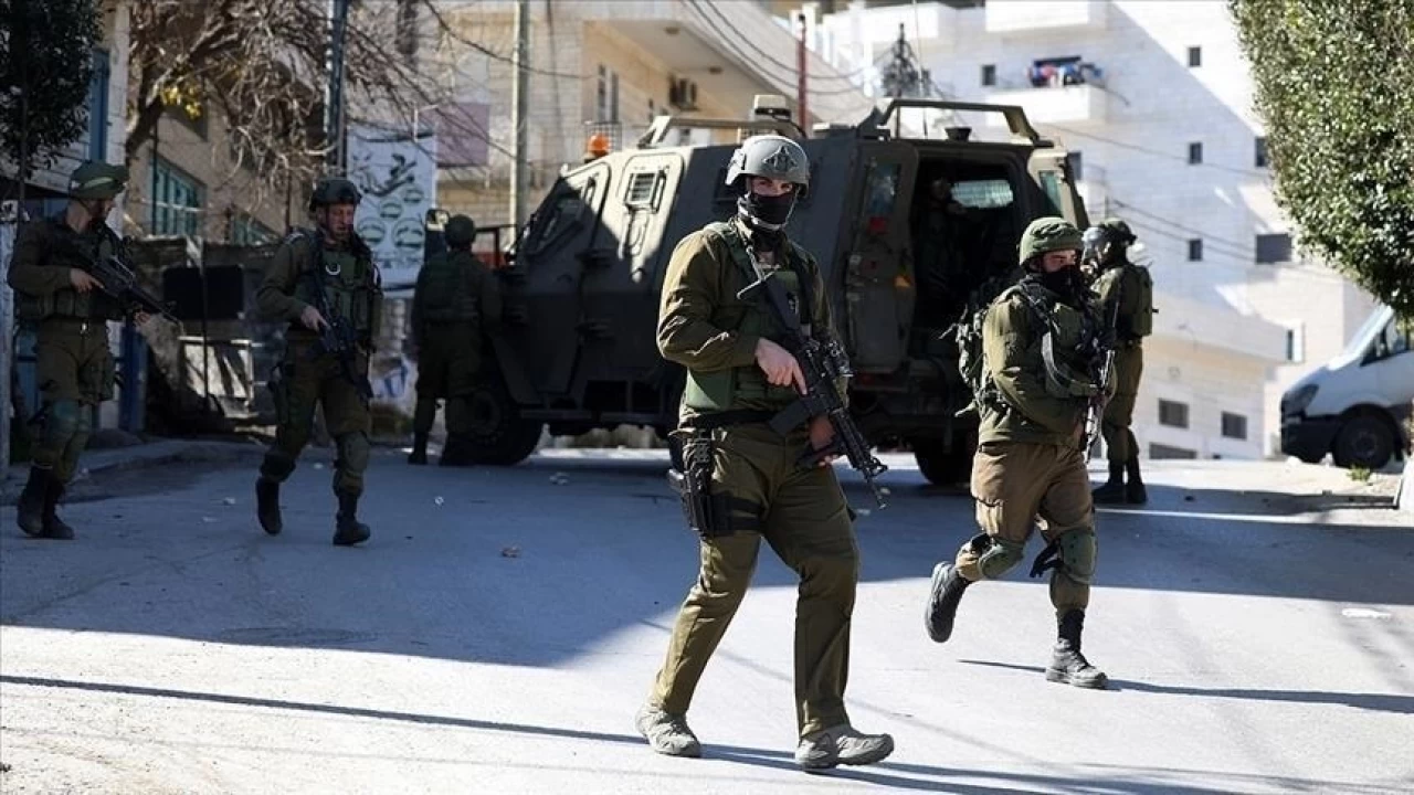 Israeli forces kill Palestinian teen in West Bank clashes