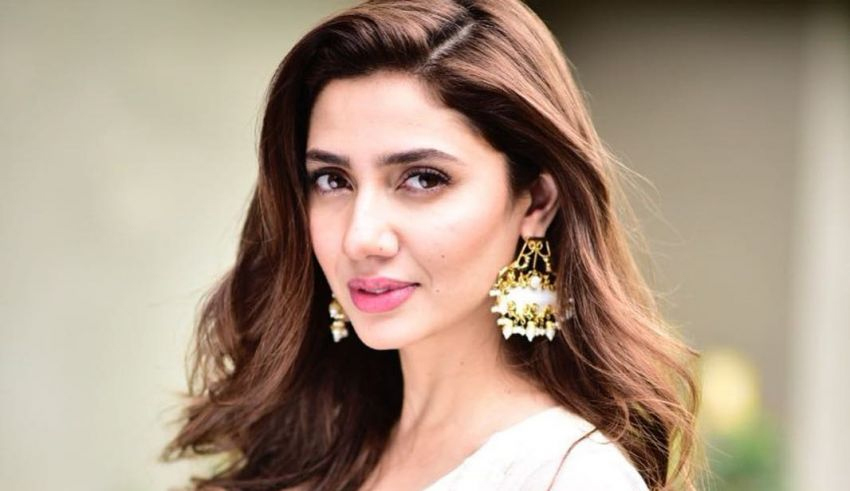 Mahira Khan reveals names of actors she wishes to marry, date