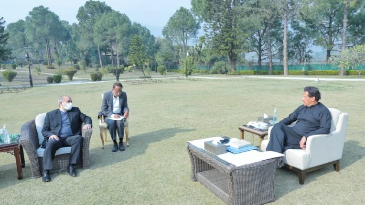 PM Imran weighs joint cooperation to address security issues along Pak-Iran border