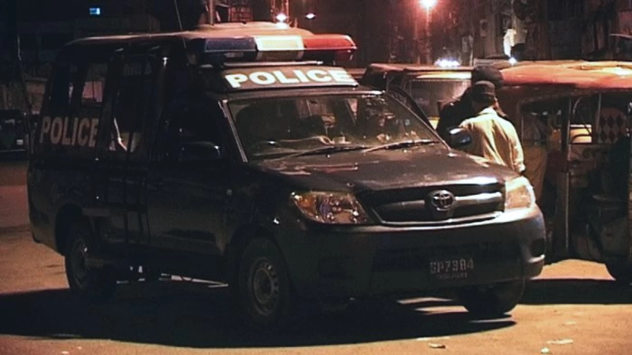 Robber injured in crossfire with Karachi police