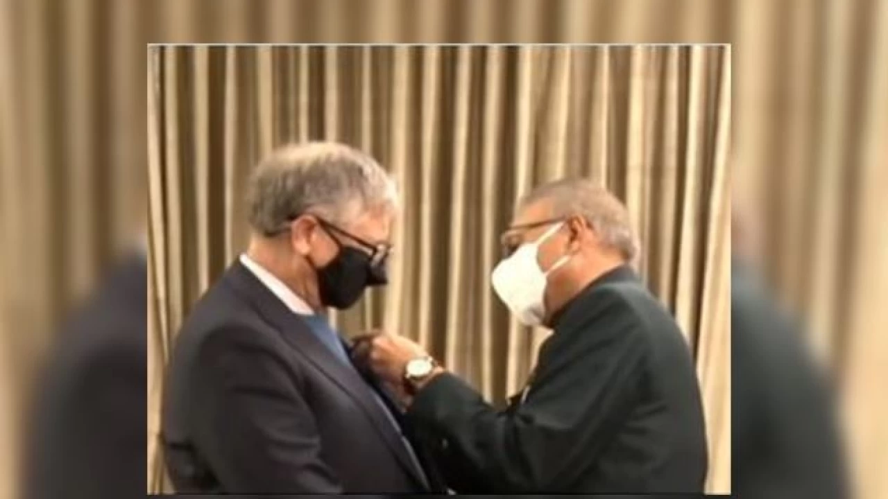 President Alvi confers 'Hilal-e-Pakistan' award to Bill Gates