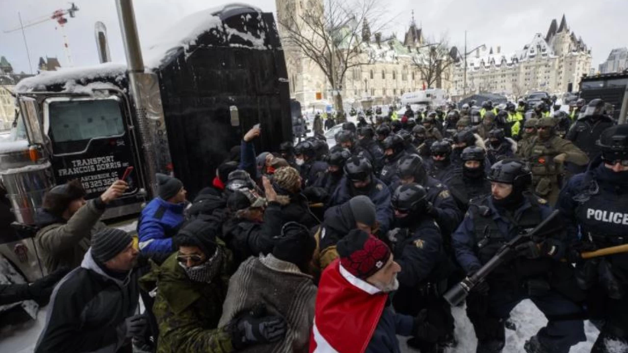 Canada police clear Parliament street to end siege, make arrests