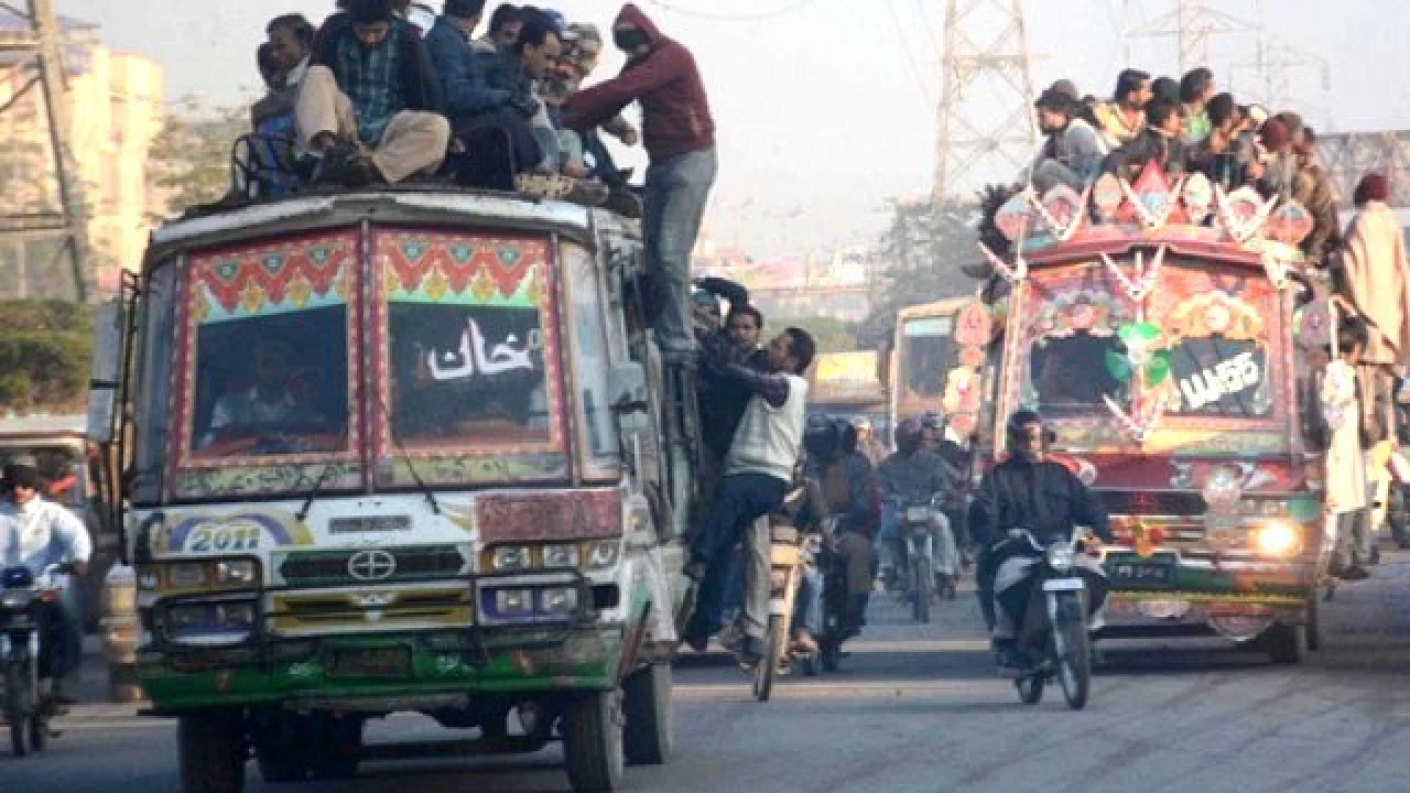 COVID-19: Sindh restricts unvaccinated citizens from using public transport