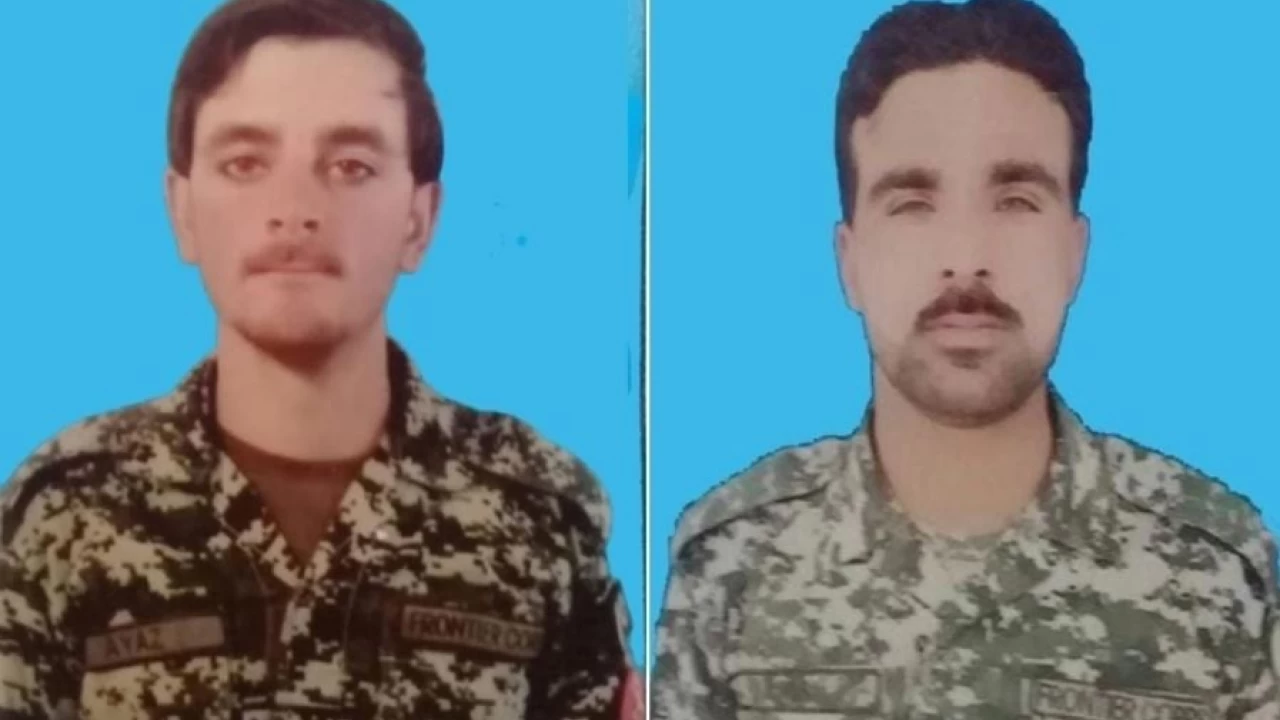 Crossfire with militants from across Afghan border leaves 2 Pak Army soldiers martyred: ISPR