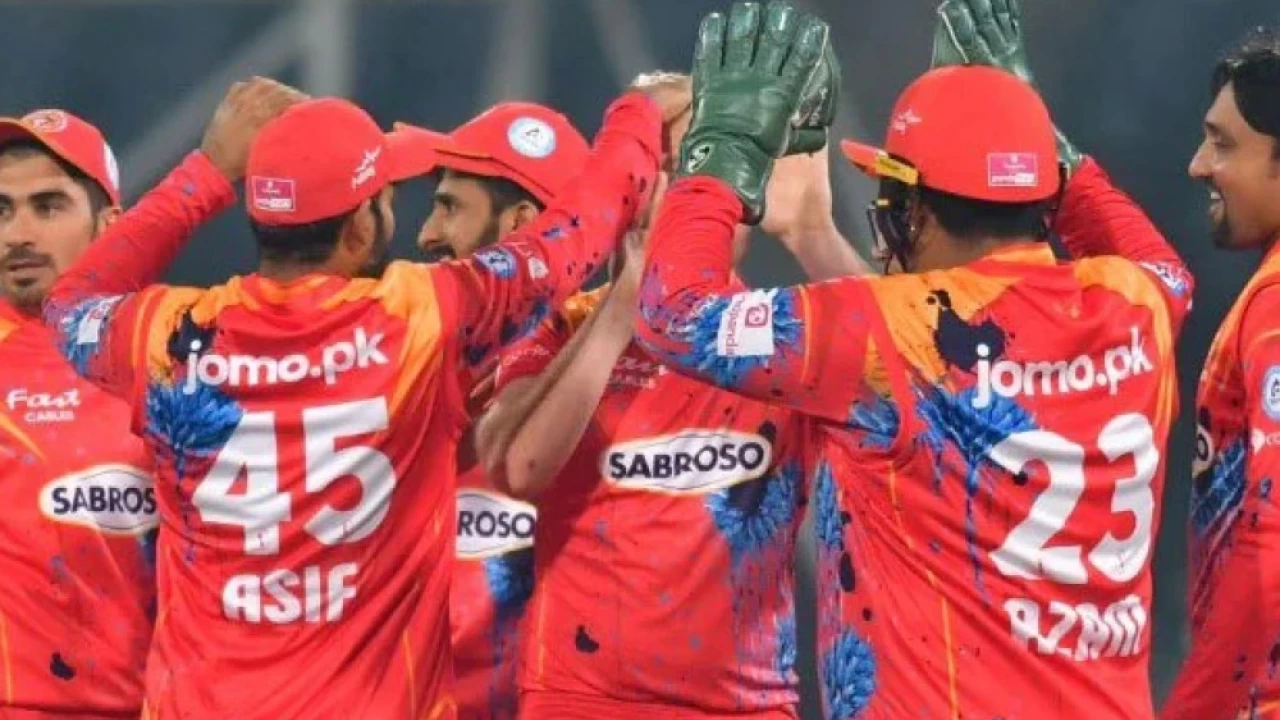 Islamabad United beat Peshawar Zalmi, qualify for PSL semi-final