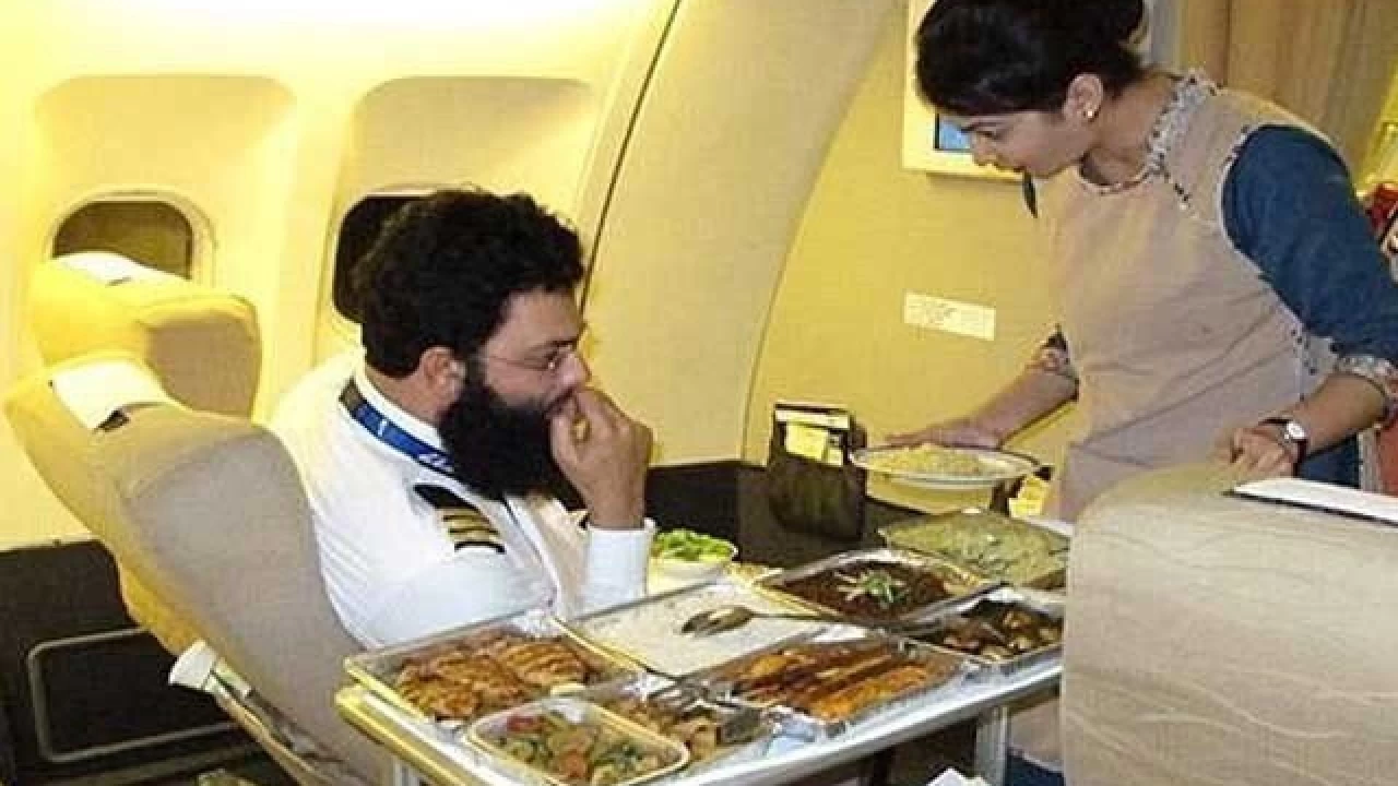 CAA cancels ban on food in domestic flights 