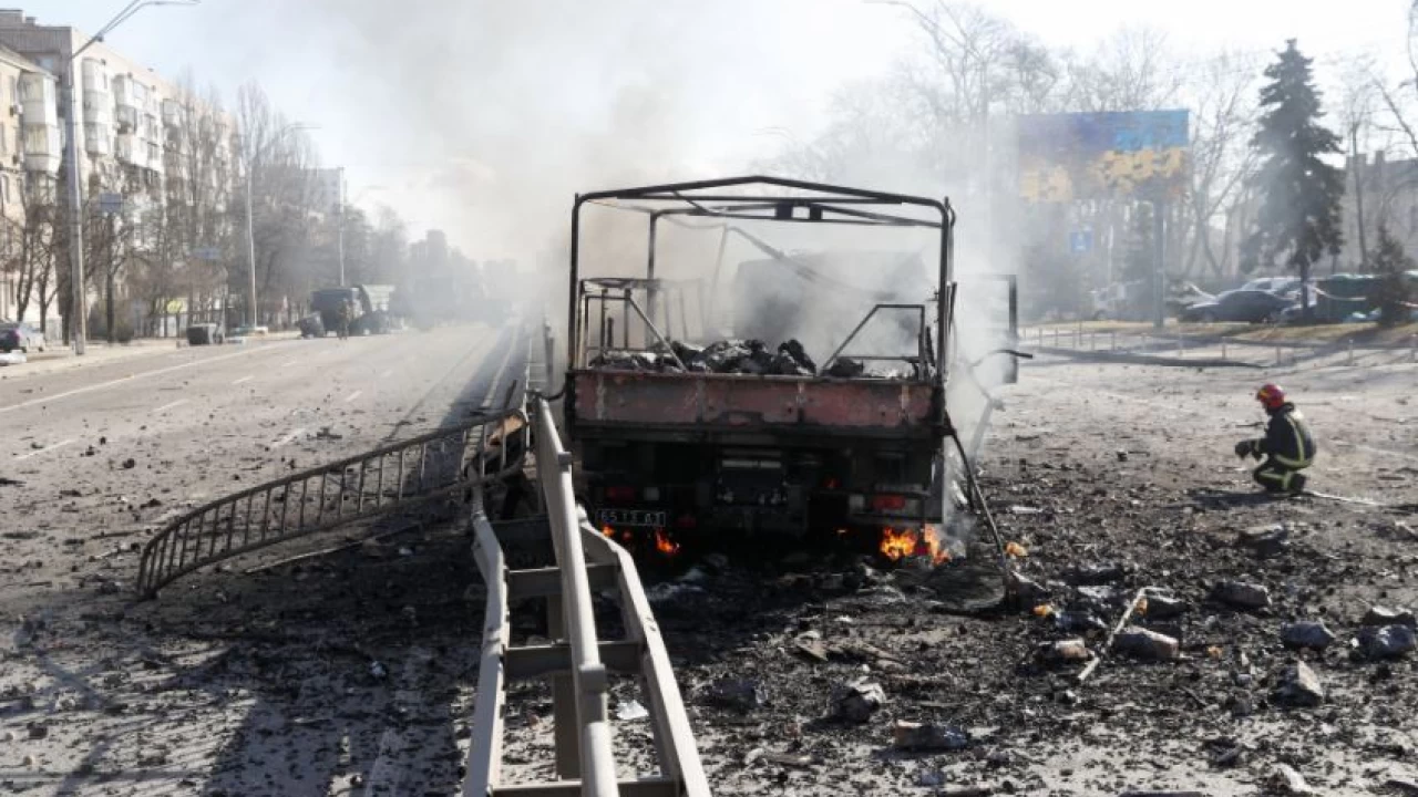 Ukrainian forces continue to resist Russian advance on Kyiv