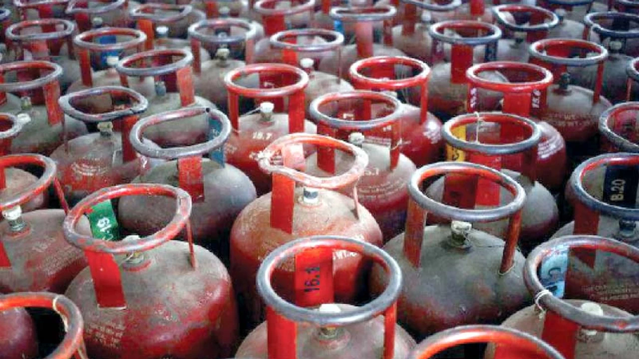 OGRA hikes LPG price by Rs27 per kg