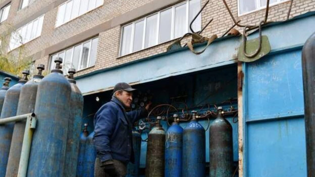 Oxygen stocks running dangerously low in war-hit Ukraine