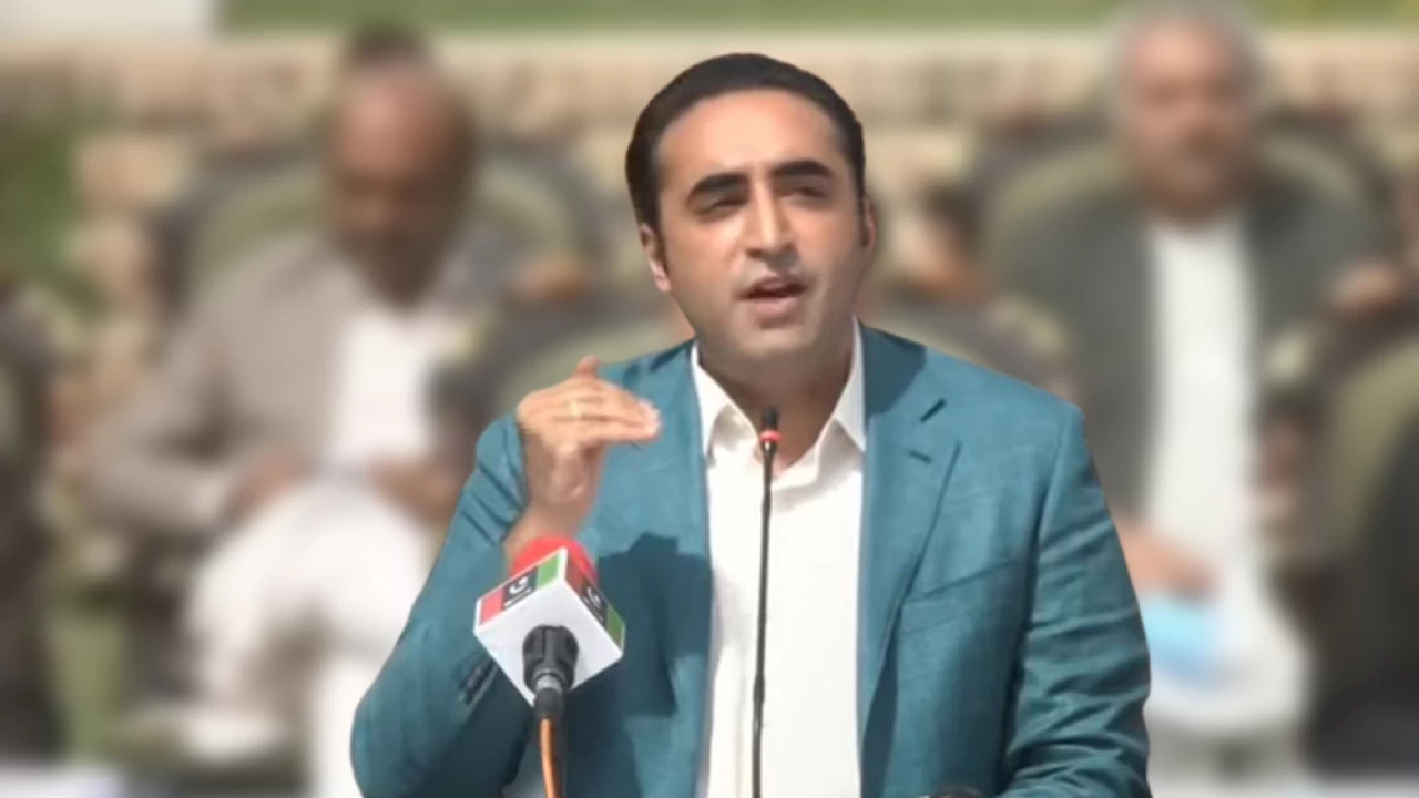  ‘Imran Khan’s threats to Asif Ali Zardari intolerable’: Bilawal