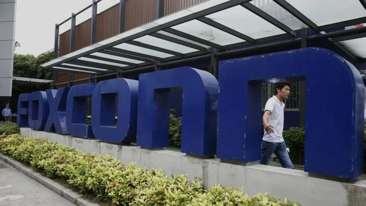 Apple supplier Foxconn in talks to build factory in Saudi Arabia