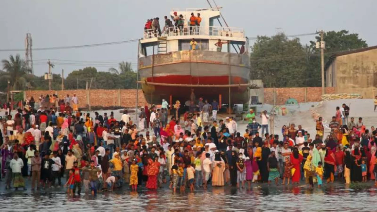 Five dead, dozens feared missing in Bangladesh ferry sinking