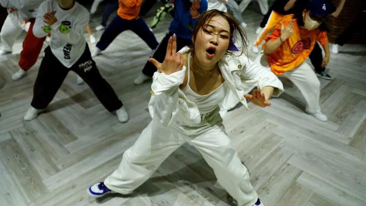 Talent behind recent K-pop hit moves is a 20-year-old Japanese dancer