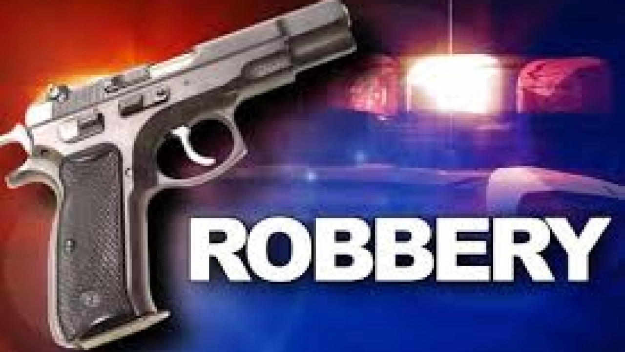 Islamabad: Robbers take away cash, valuables from senior bureaucrat's house