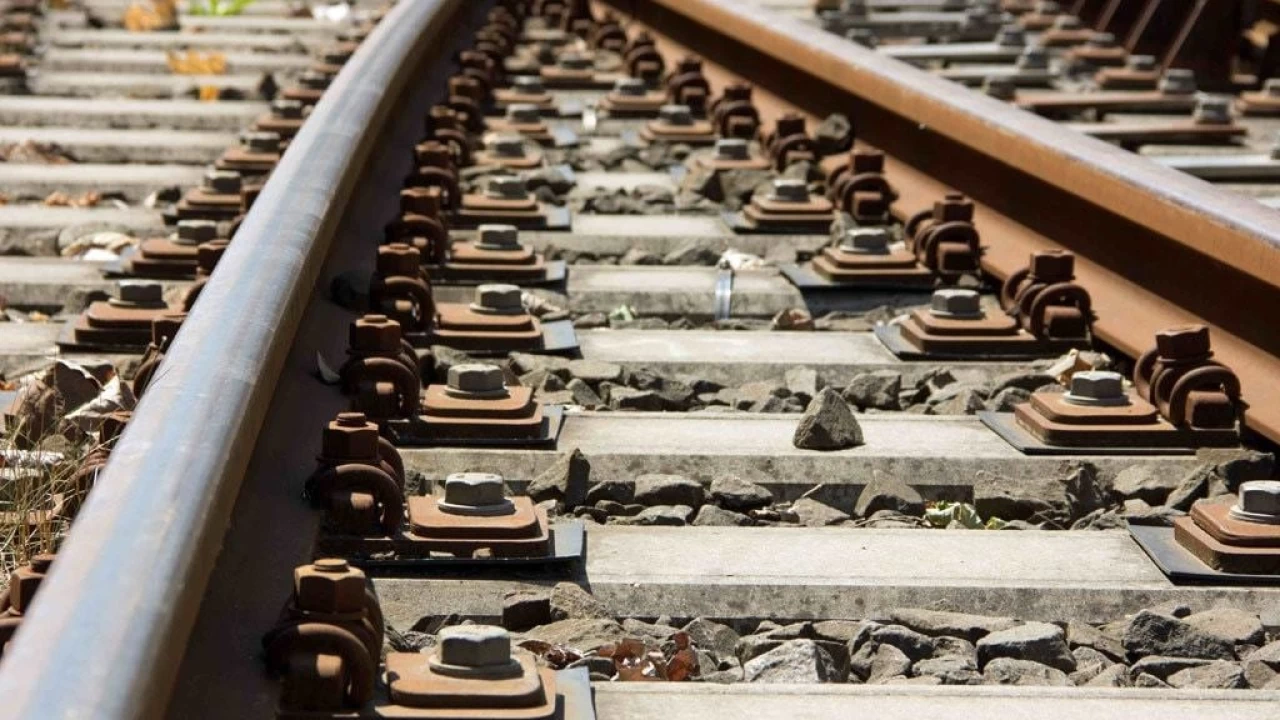 Blast hits Kotri railway track; damages almost 1ft chunk  