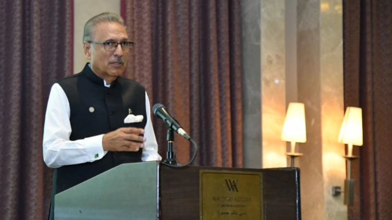 President Arif Alvi writes letter to Imran Khan, Shehbaz Sharif to suggest names for caretaker PM