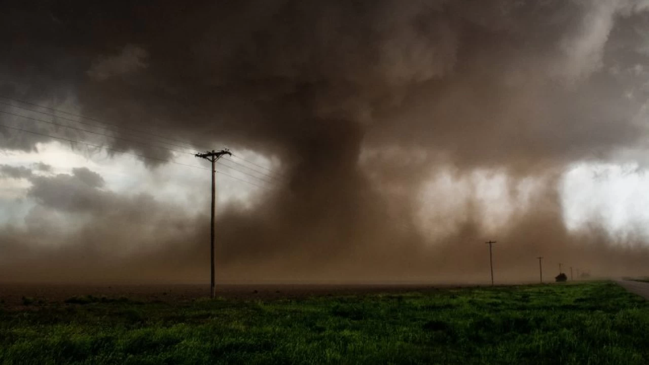 Two killed as violent storms throttle South Carolina 