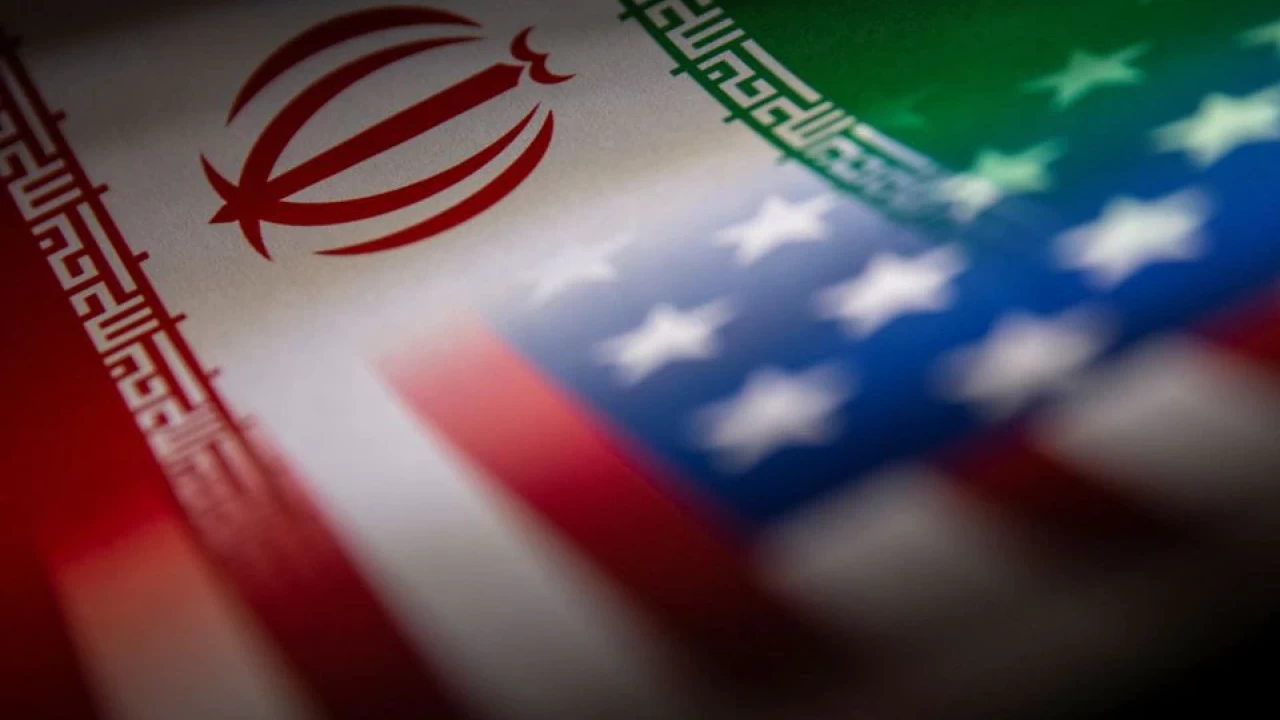 Iran sanctions 15 US officials as nuclear talks hamper