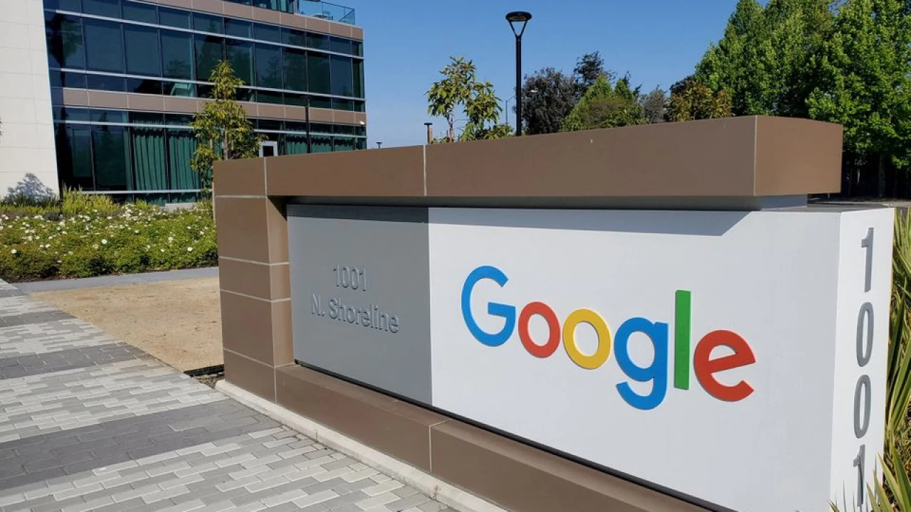 Google to invest $9.5 bln in US offices, data centers this year