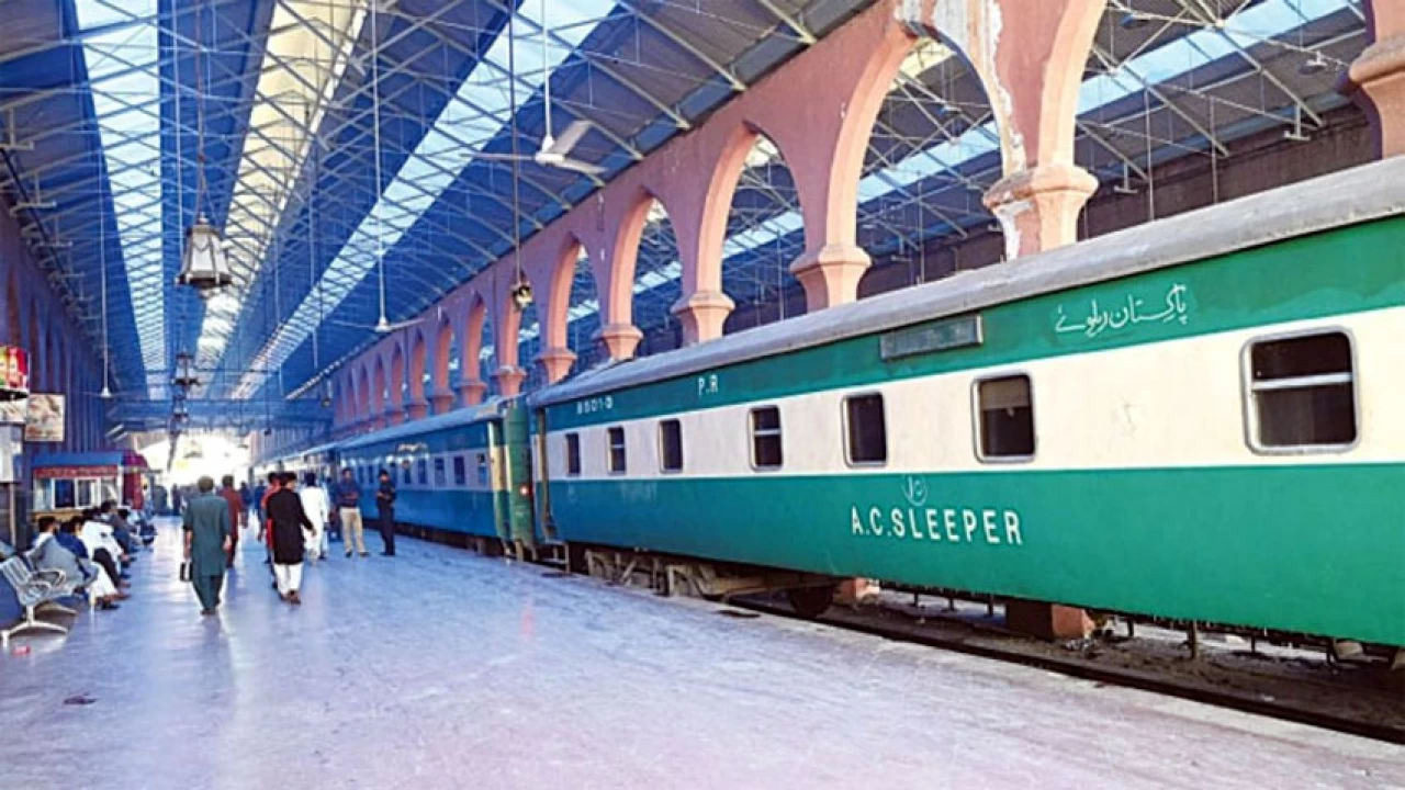 Thal Express passenger train from Rawalpindi to Multan inaugurated