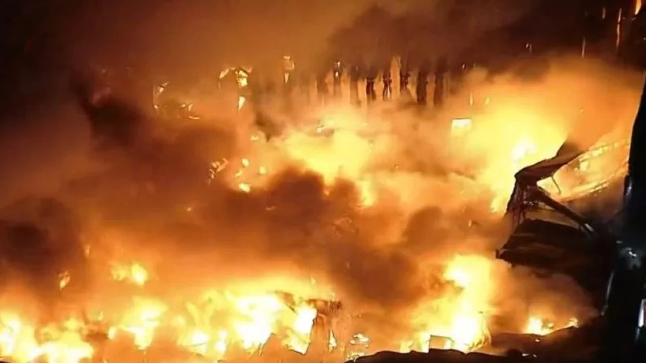 Massive fire breaks out at Brazil warehouse