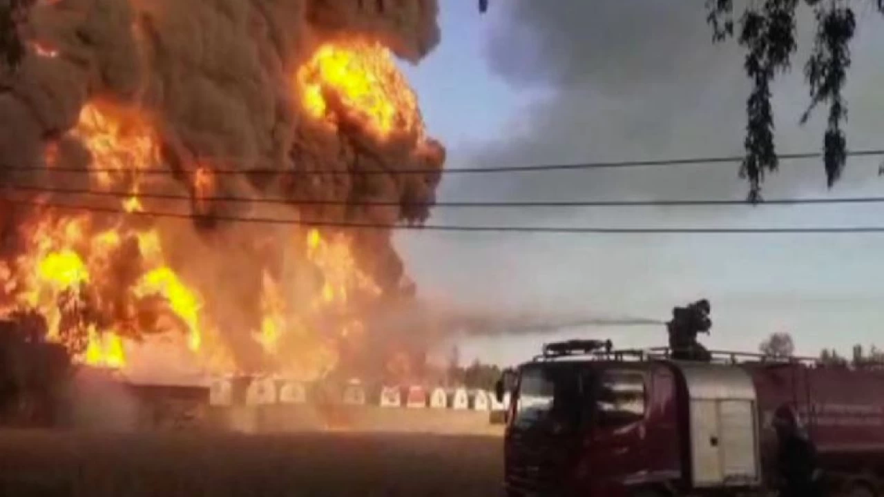 Nowshera: Rescuers overcome Taro oil tankers blaze