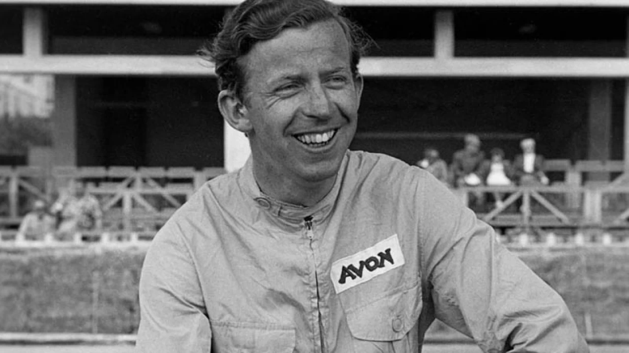 Formula One pioneer Tony Brooks dies aged 90