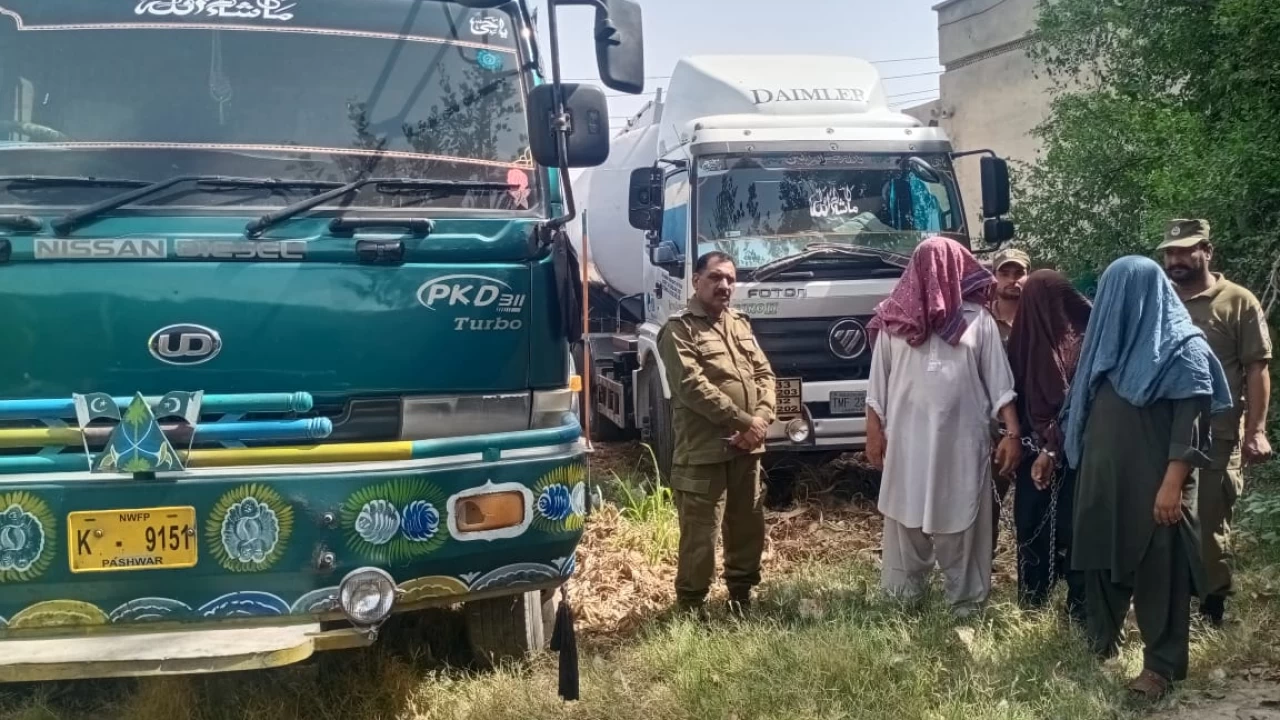 Police seize huge quantity of spirit alcohol in Vehari