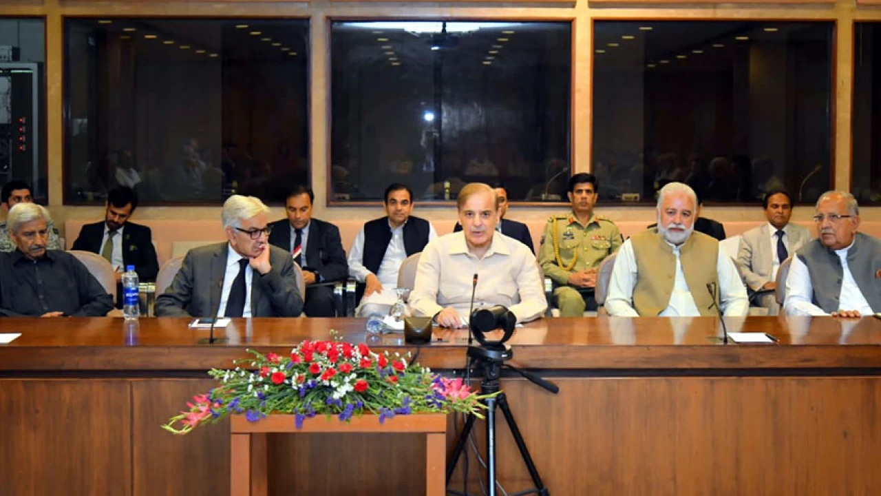 PM condemns attempts to drag institutions into politics
