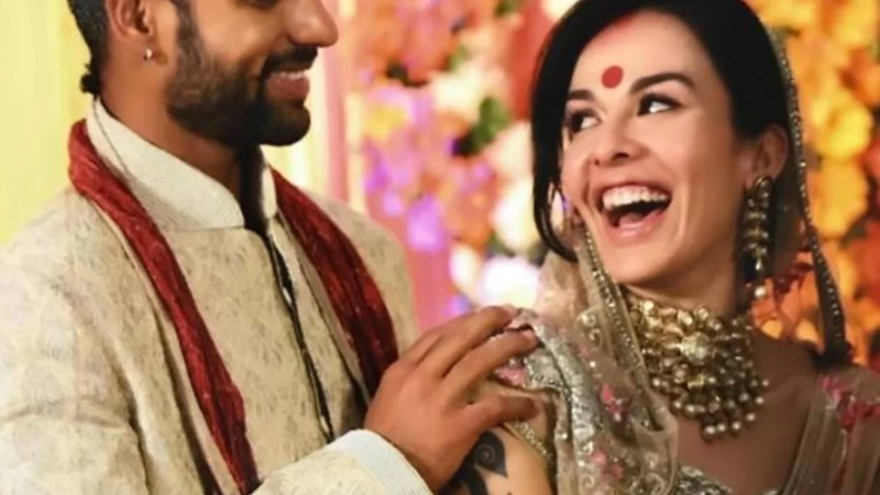 Indian cricketer Shikhar, wife Ayesha officially end 8-year marriage