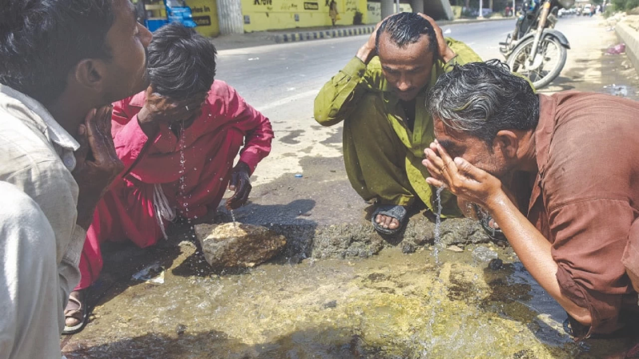 Extreme heatwave grips Pakistan amid water shortages, health threat