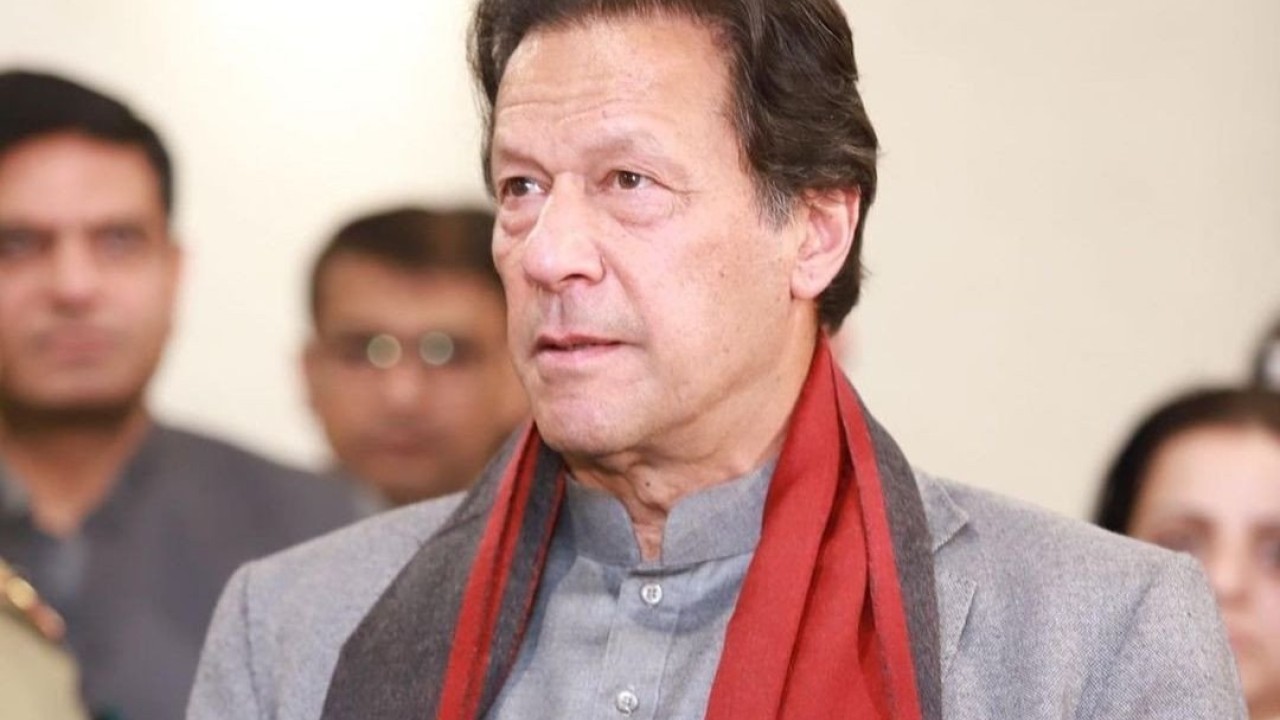 عمران خان سیالکوٹ کے لیے روانہ ہو گئے