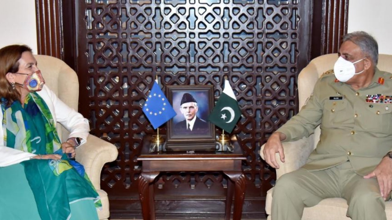 یورپی یونین کی سفیر کی جی ایچ کیو میں آرمی چیف سے ملاقات ،  افغانستان کی تازہ صورتحال پر گفتگو