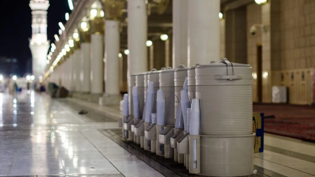 Saudi Arabia bans carrying ‘Aab-e-Zamzam’ in luggage   