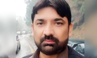 Peshawar: Police officer killed in 'targeted' attack 