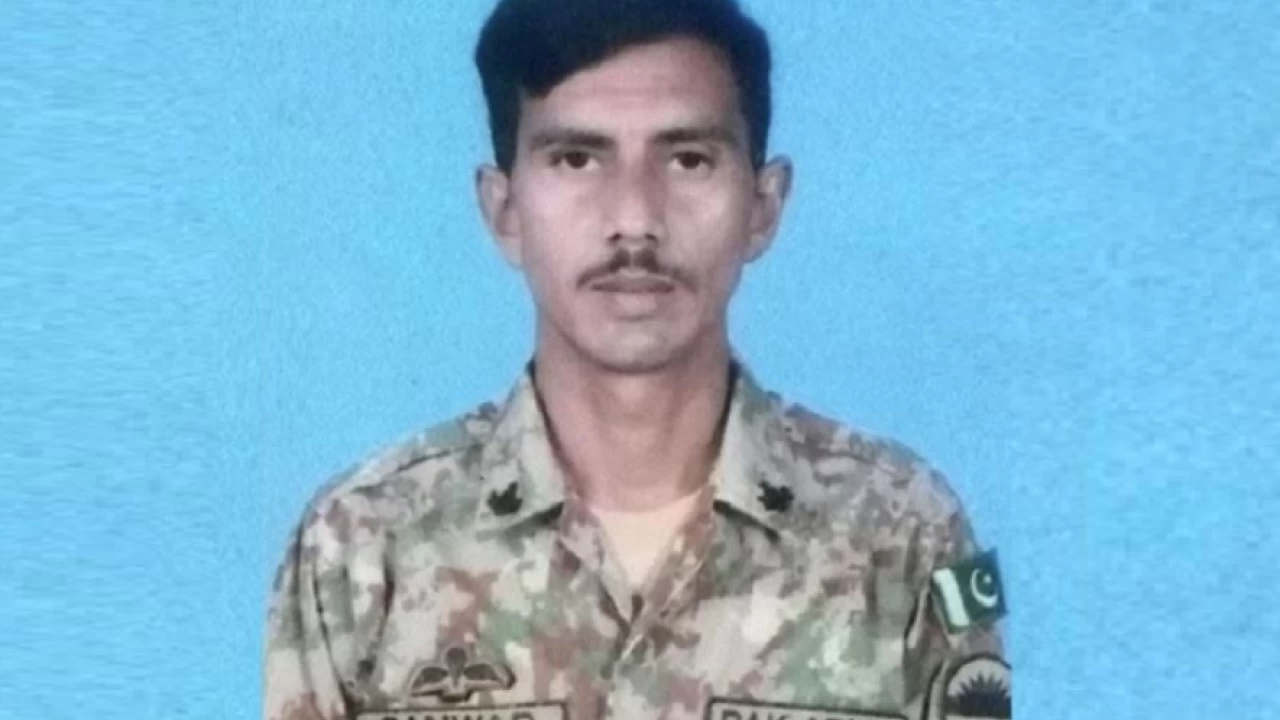 Soldier martyred in South Waziristan IED blast; terrorist killed in North Waziristan