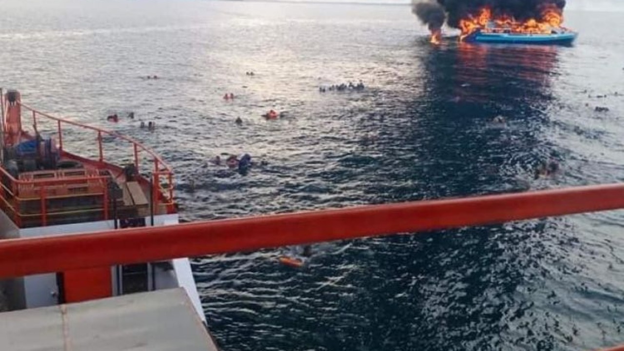 فلپائن : کشتی میں آتشزدگی ، 7افراد ہلاک