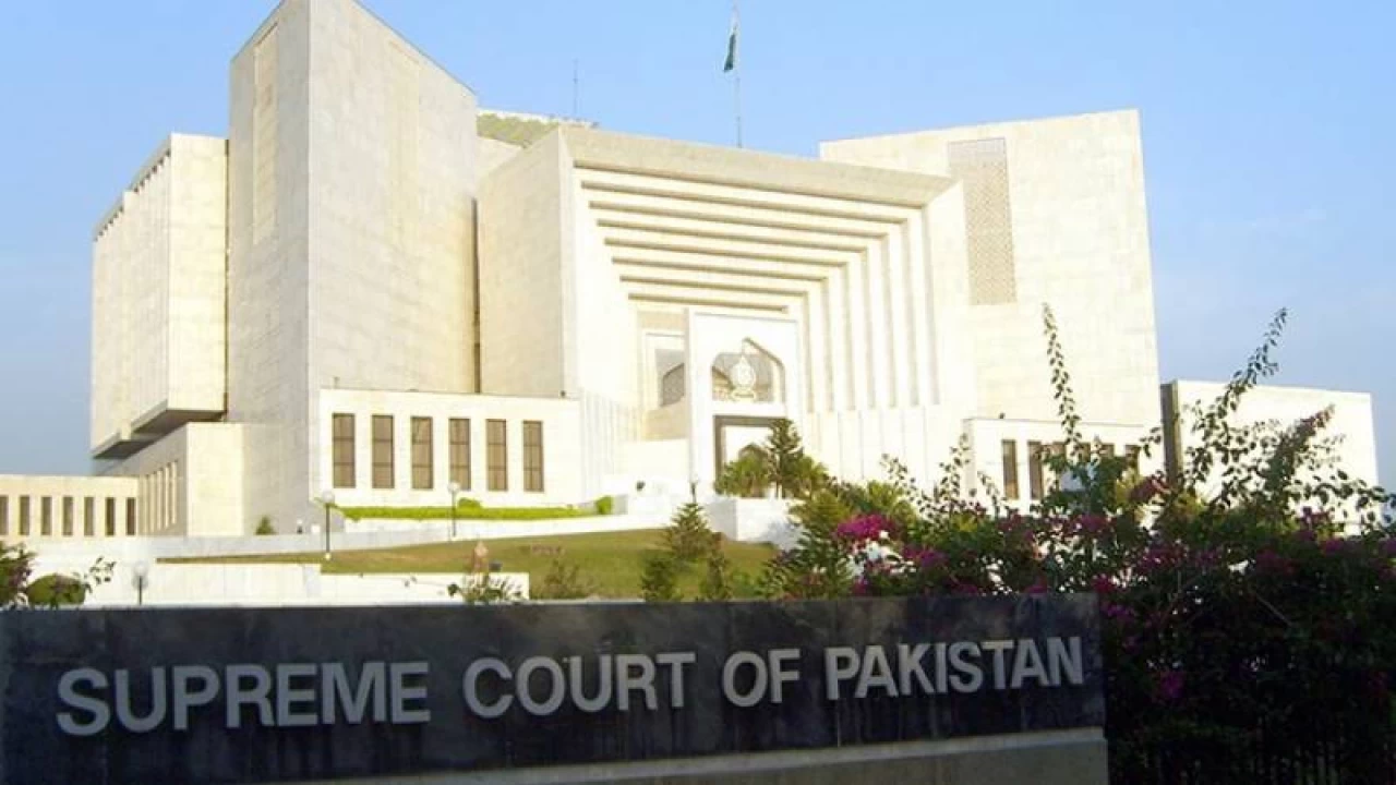 SC directs govt to provide alternate site to PTI for Azadi March