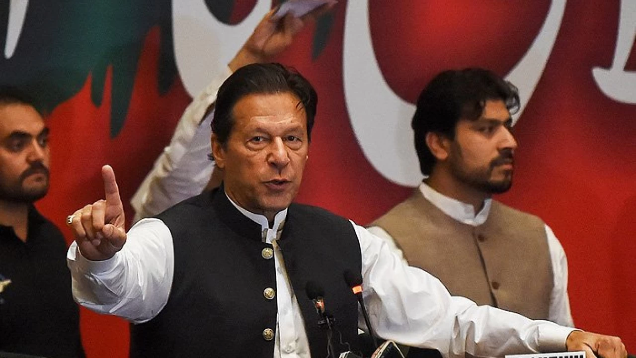 Imran Khan warns coalition govt against filing treason case against him