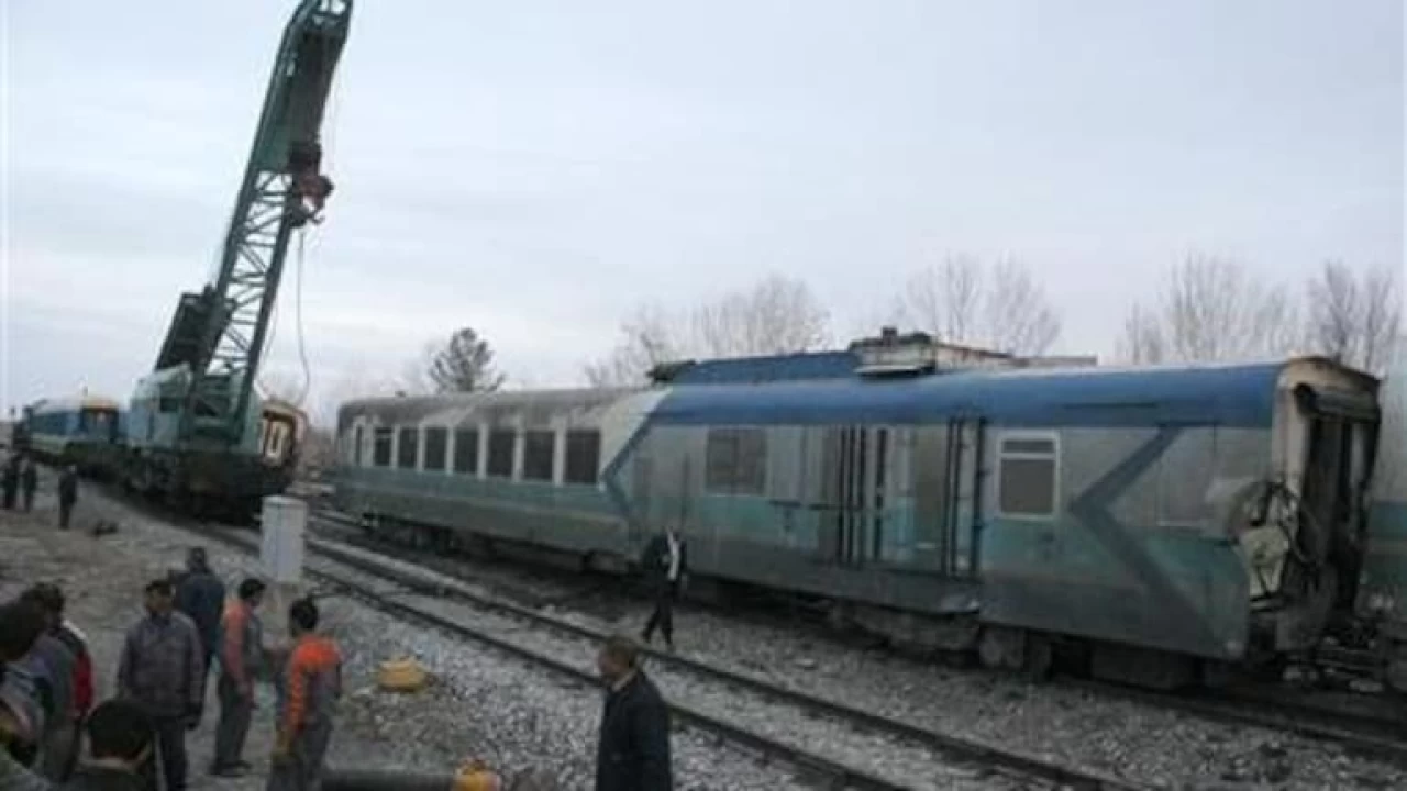 10 killed, 50 injured in Iran train derailment 