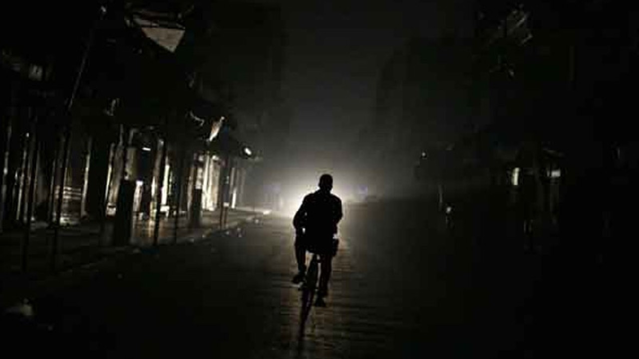 بجلی کا شارٹ فال 8 ہزار میگاواٹ سے زیادہ، کراچی میں 16 گھنٹے کی لوڈشیڈنگ