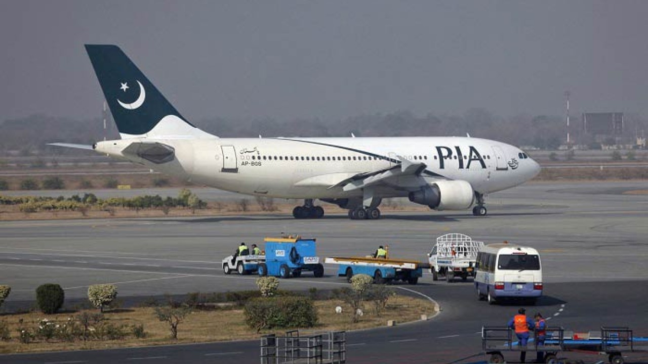 پی آئی اے کا خصوصی طیارہ شام میں پھنسے پاکستانیوں کو لے کر کراچی پہنچ گیا