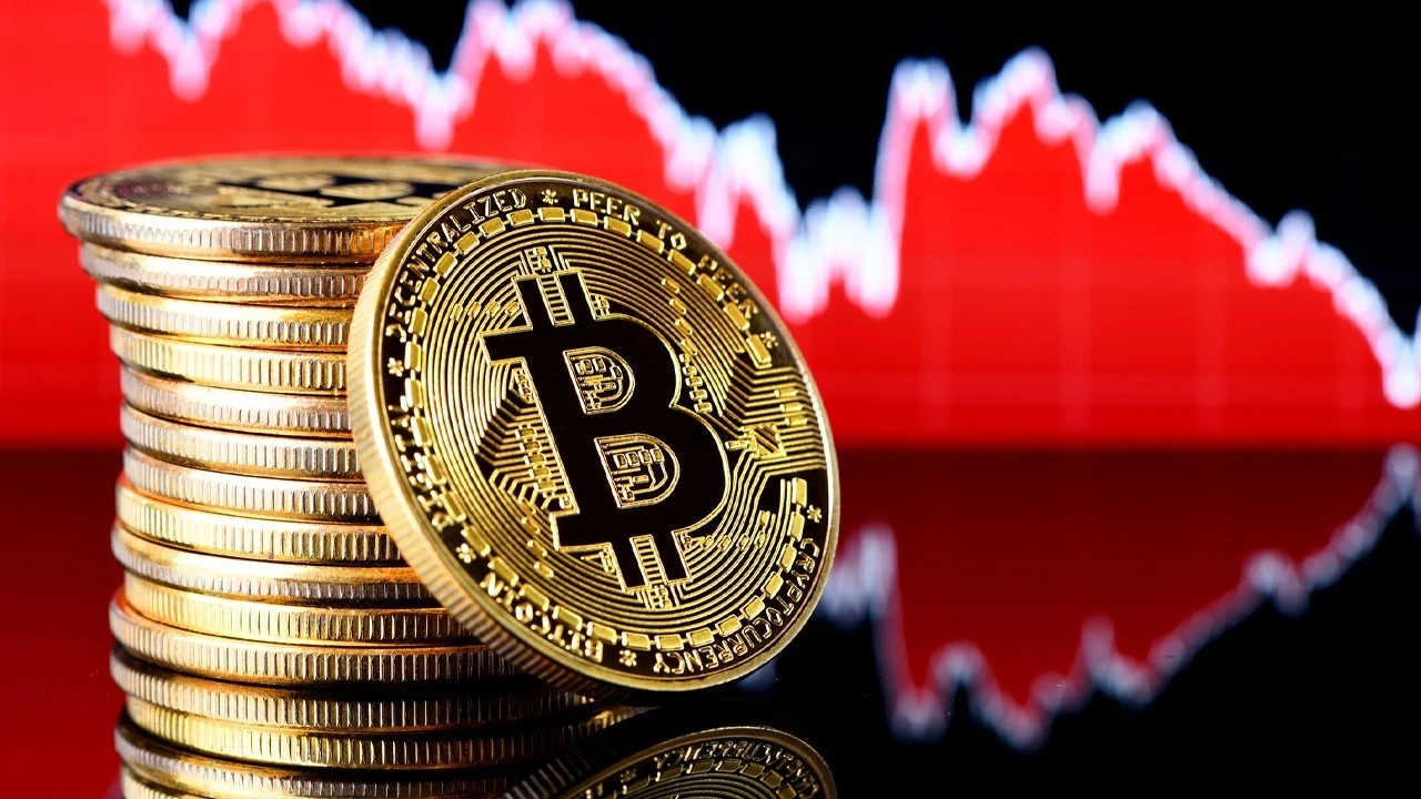 Bitcoin falls close to $20,000 as investors continue to flee cryptocurrencies
