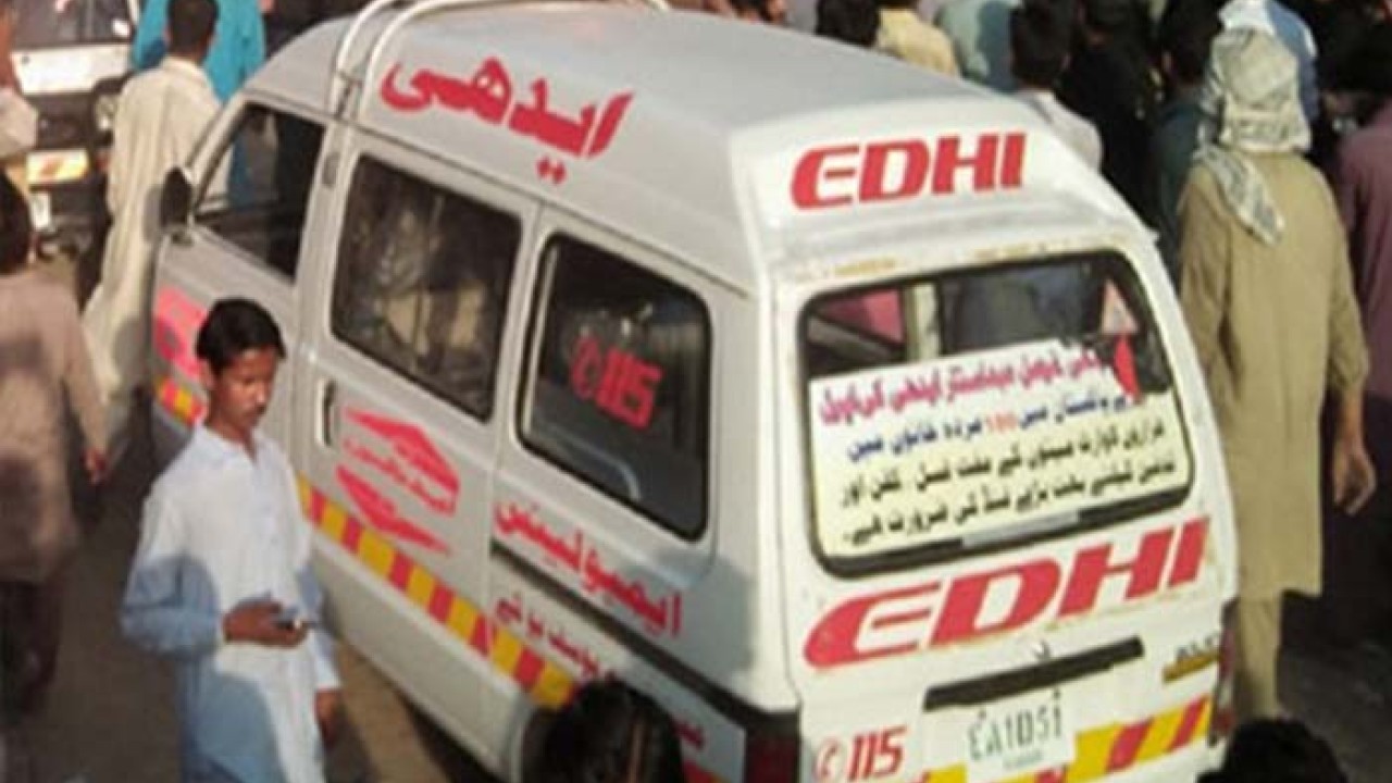 کراچی : مچھر کالونی میں مکان کی چھت گرگئی ، 3 خواتین جاں بحق