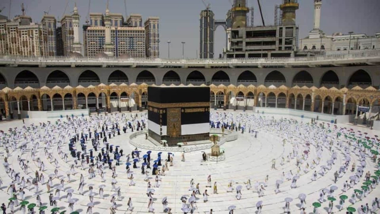 سعودی اور غیرملکی عمرہ زائرین کی تعداد یومیہ 70 ہزار تک کردی گئی