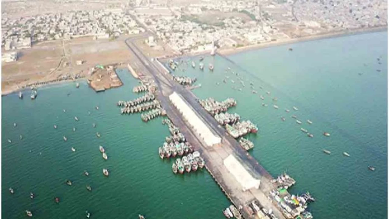 Gwadar’s fishermen to get 2,000 marine engines, 200 acres land for colony: PM Shehbaz Sharif 